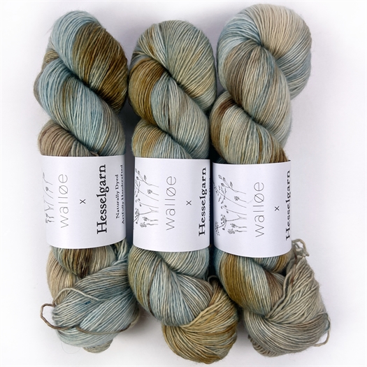 Sommerfuglen x Hesselgarn - Plantefarvet Single Merino