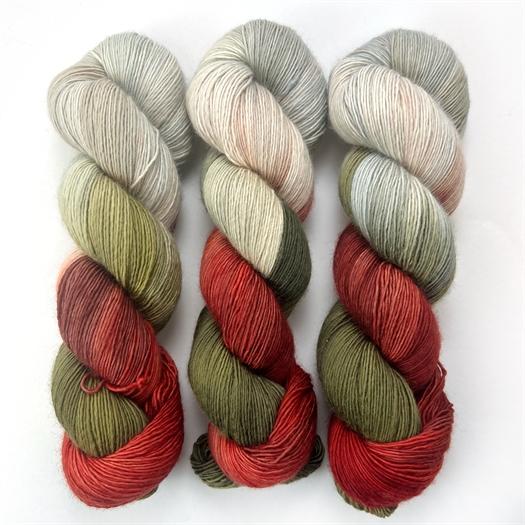 PLANTEFARVET SINGLE MERINO - WALLØE X HESSELGARN