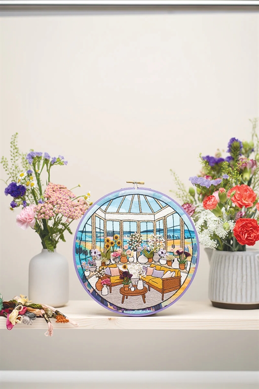 EMBROIDERED INTERIORS af Penny Dowdell