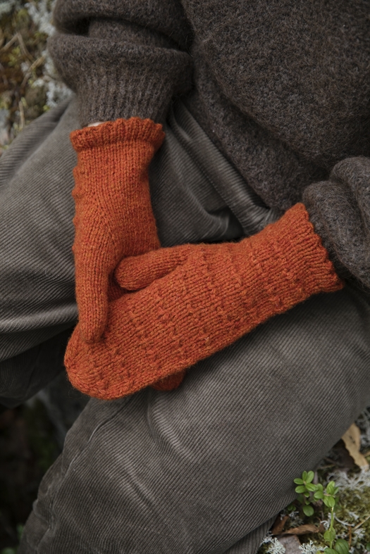 52 WEEKS OF ONE-SKEIN KNITS fra Laine 