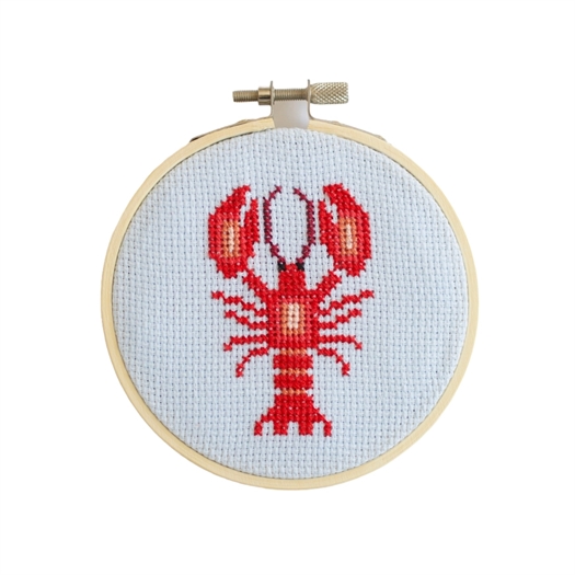 LOBSTER CROSS STITCH KIT fra Cotton Clara