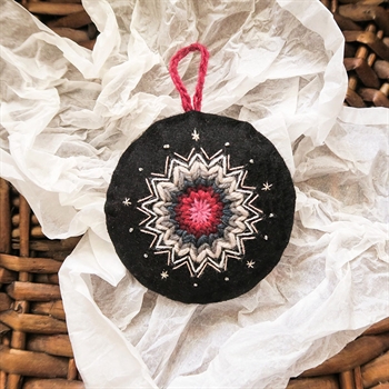 DECEMBERS STJERNE - SOLUVLIES KIT af Eva Engelhardt