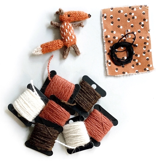 MINI FOX KNITTING SET fra Foxcut Collective