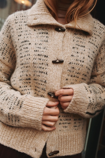 ARCHIVES 2 GARNKIT - Ava Jacket fra My Favourite Things Knitwear