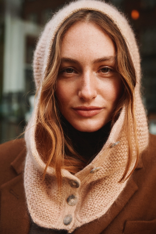 ANDREA HOOD af Helga Jóna