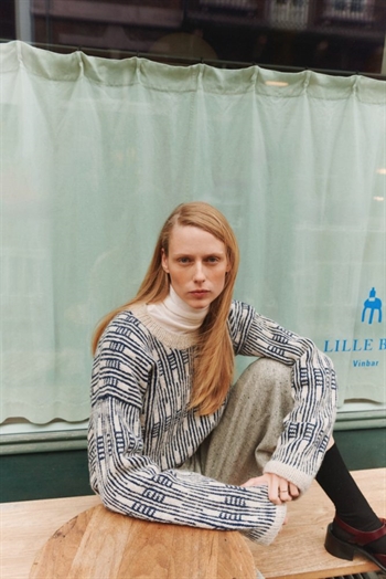 ARCHIVES 2 GARNKIT - Grace Sweater fra Wieseknit