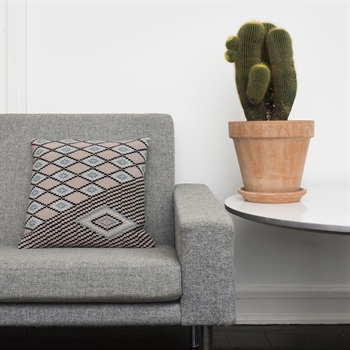 SASHIKO GREY NO. 16-34 designet af Tine Wessel