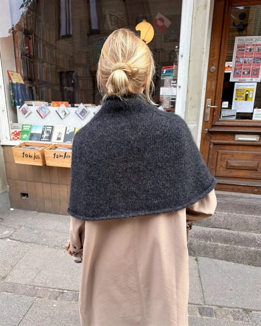 IVY CAPE fra PetiteKnit