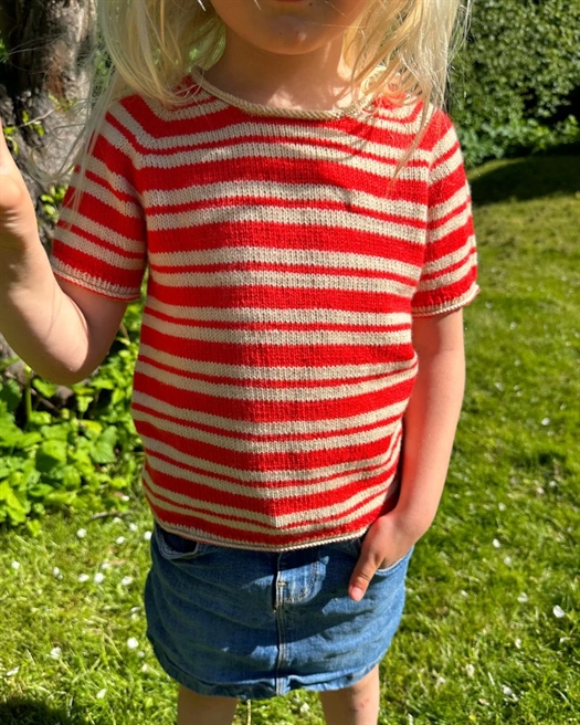 AMÉLIE TEE JUNIOR fra PetiteKnit