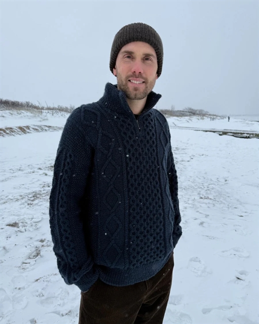 DAGMAR ZIPPER SWEATER MAN fra PetiteKnit