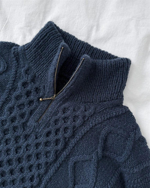 DAGMAR ZIPPER SWEATER MAN fra PetiteKnit
