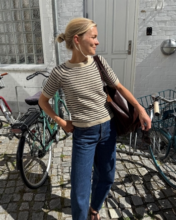 FRIDAY TEE designet af PetiteKnit