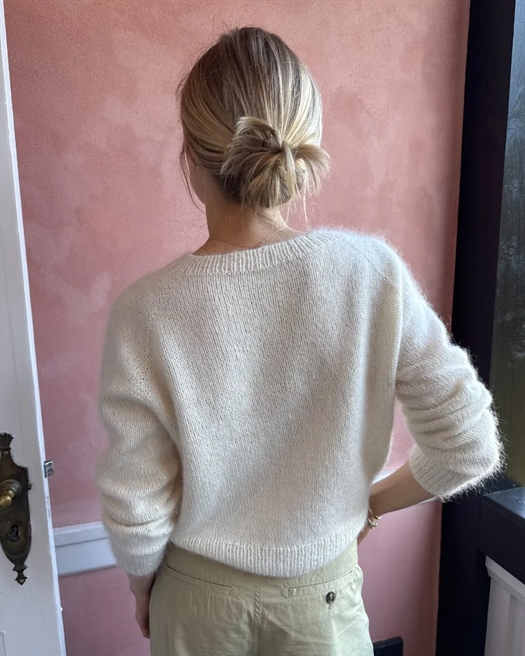INGEN DIKKEDARER SWEATER fra PetiteKnit