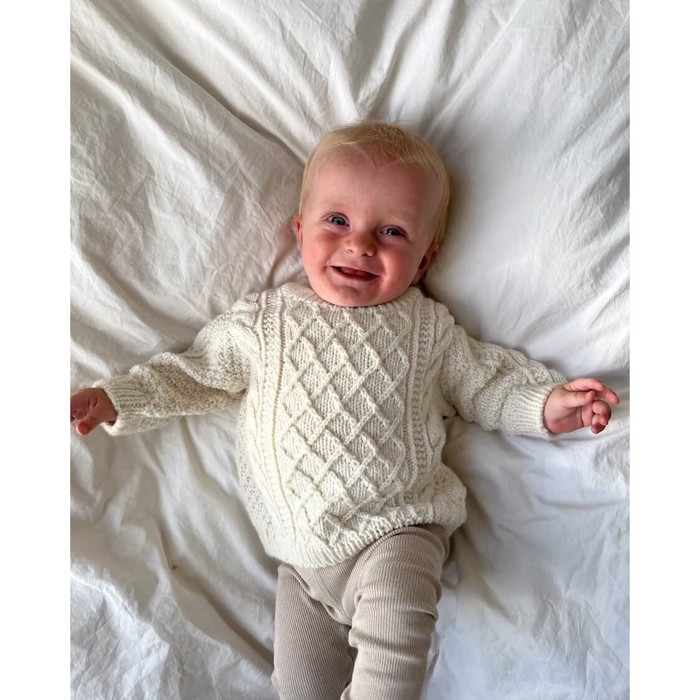 Moby Sweater Baby fra PetiteKnit