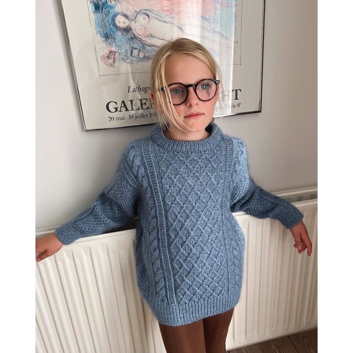 Moby Sweater Junior af PetiteKnit