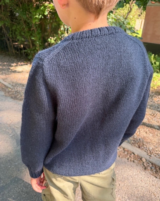 NIELS SWEATER JUNIOR fra PetiteKnit