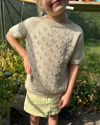 RIGMORS SOMMERBLUSE fra PetiteKnit
