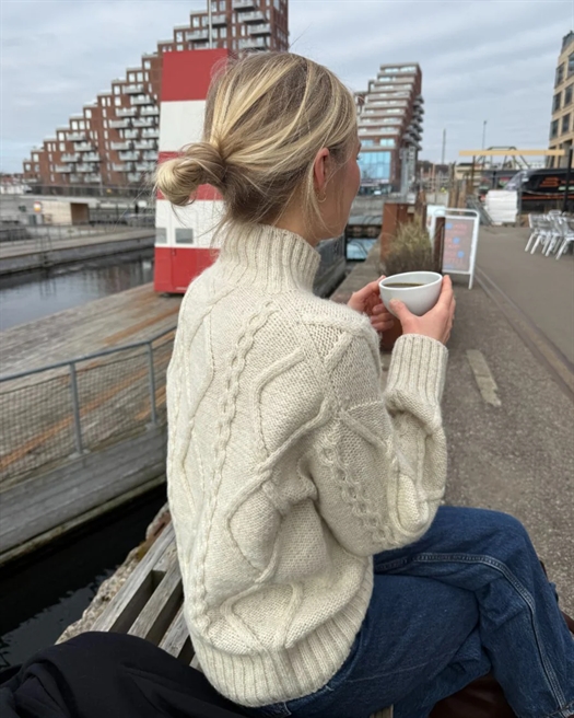 SAGA SWEATER fra PetiteKnit 