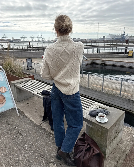 SAGA SWEATER fra PetiteKnit 