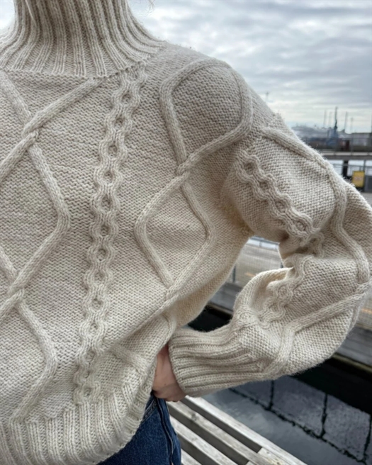 SAGA SWEATER fra PetiteKnit 