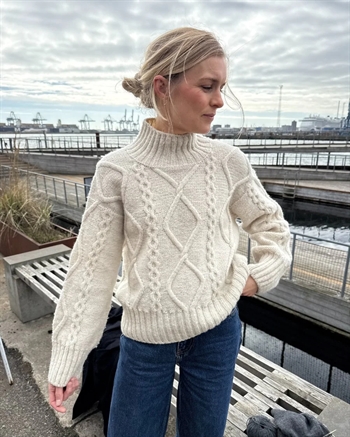 SAGA SWEATER fra PetiteKnit 