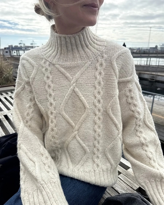 SAGA SWEATER fra PetiteKnit 
