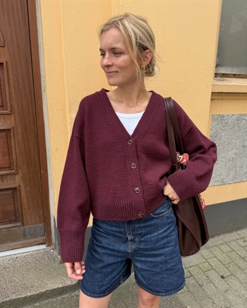 SCARLET CARDIGAN fra PetiteKnit