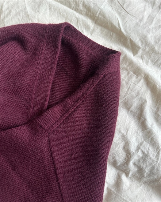 SCARLET CARDIGAN fra PetiteKnit