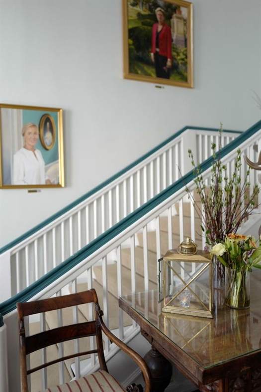 STRIK MED FARVER - LUKSUS BRODERI GET AWAY PÅ KRAGERUP GODS