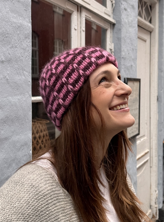 JOANNAS HUE - FLUFFY ALPACA af Thilde Walløe
